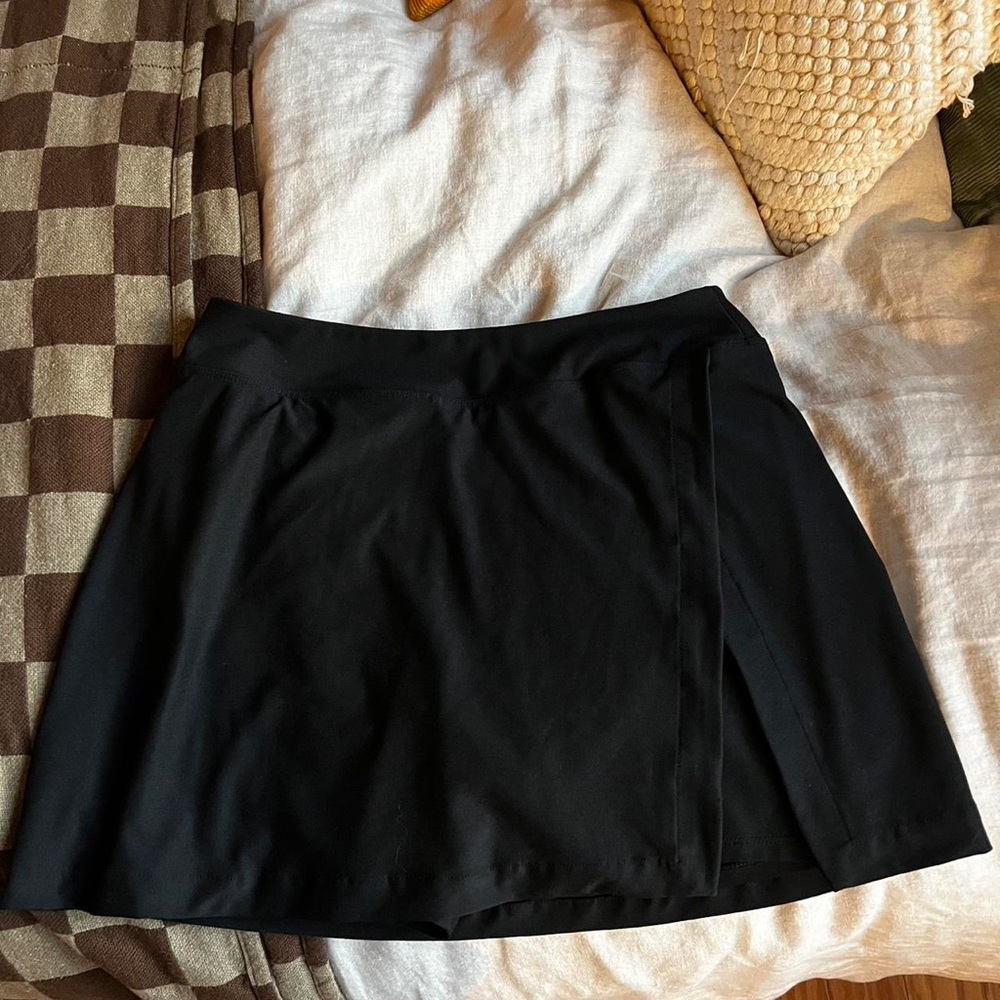 SOLD Outdoor Voices Court Skort with side slit